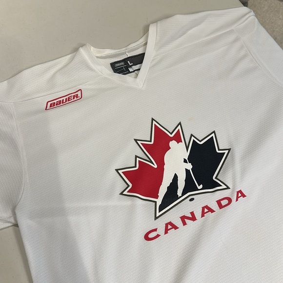 Bauer Size Large Team Canada Jersey - Picture 3 of 5